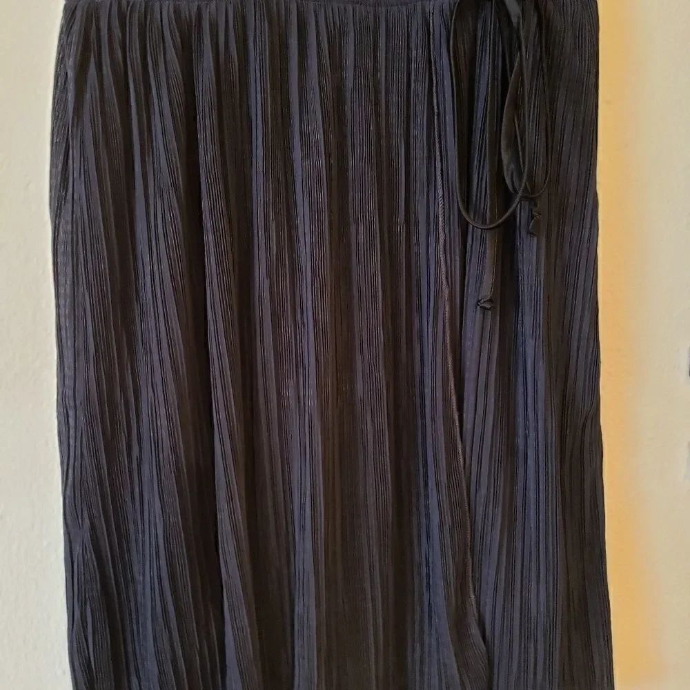Leith Dress   - Picture 3 of 6